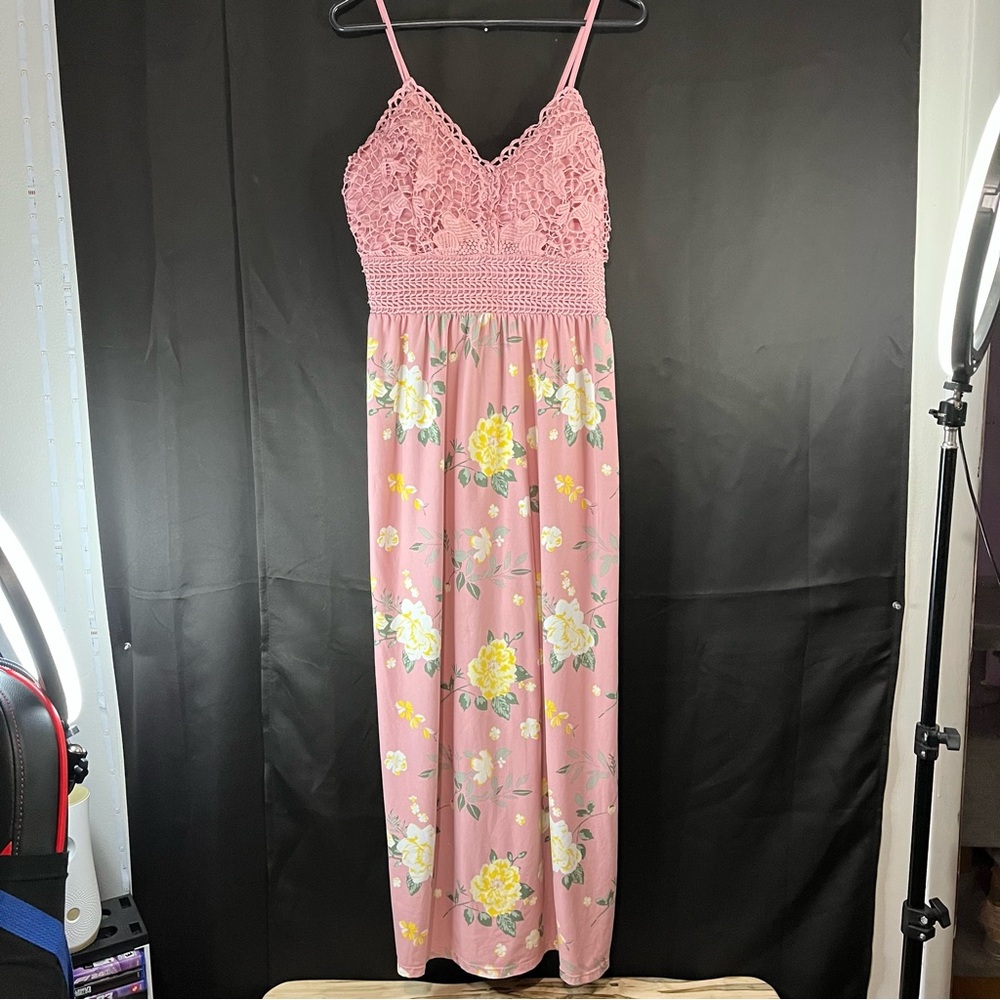 No Boundaries Flower Dress Size XL 15-17 EUC
